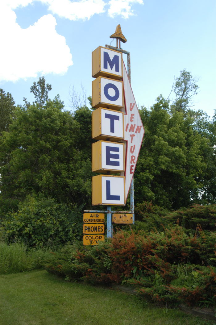 Opsals Venture Inn Motel - Street View